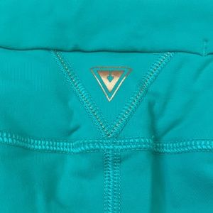 Yoga Smoga sz 6 Capri Legging